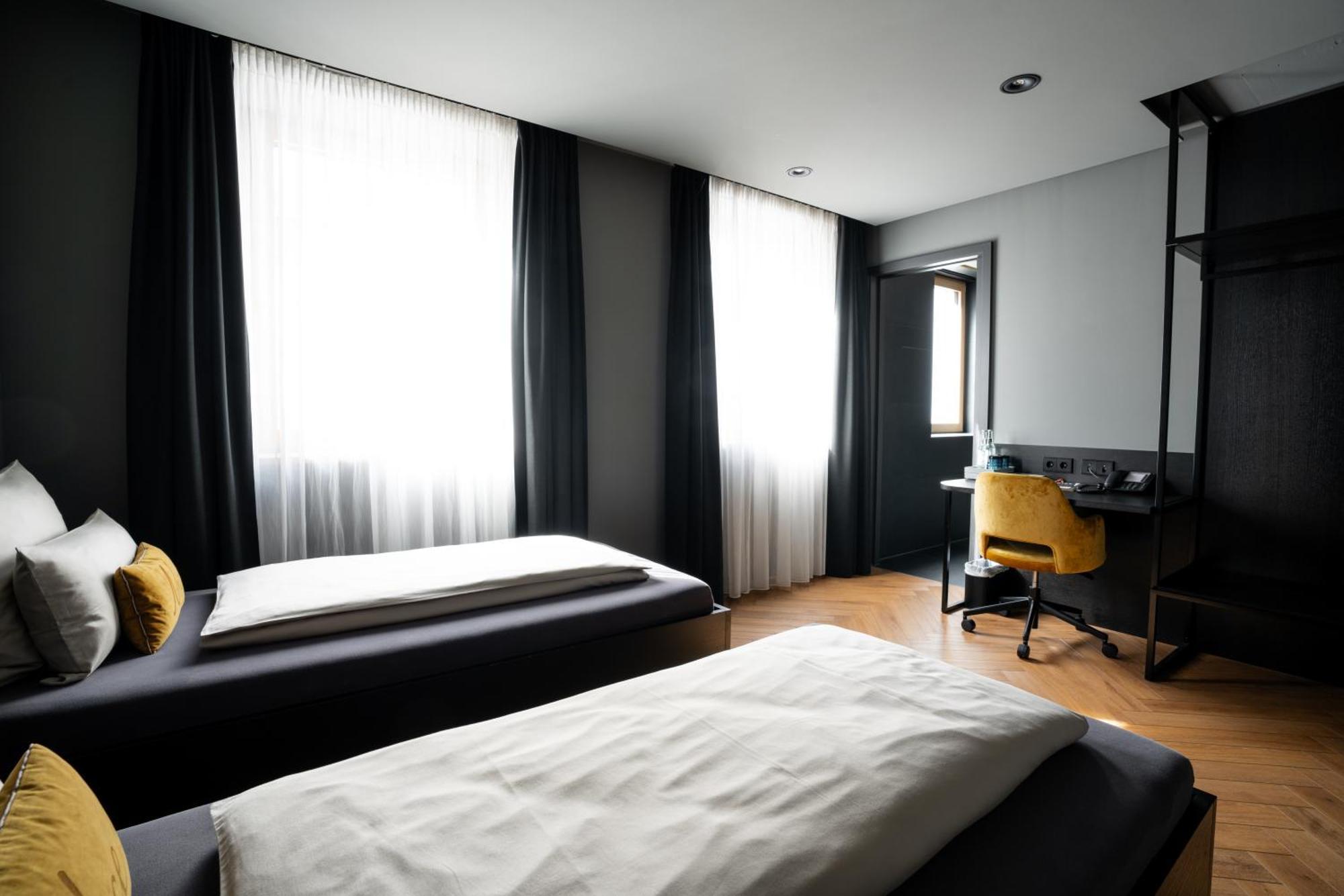 Hotel Nice Laupheim Exterior foto
